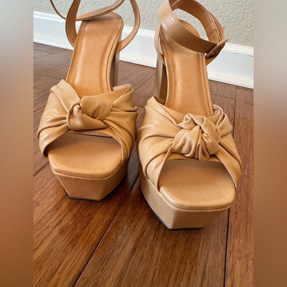 Revolve Brooklyn Heel in Nude RAYE Ankle Strap Platform Size 9.5 - Picture 6 of 13